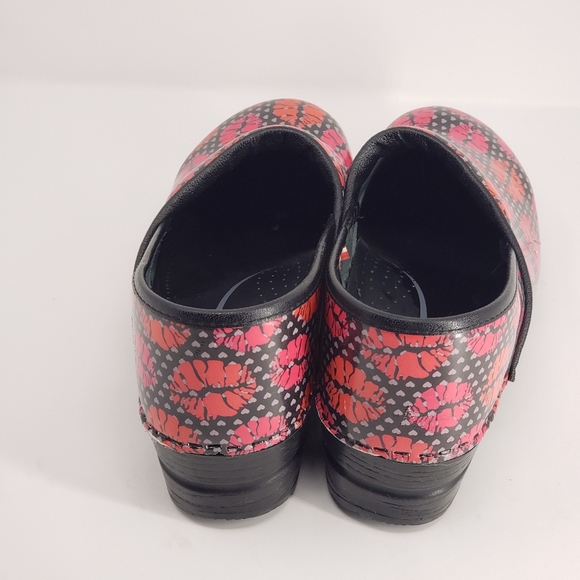 Sanita  lip clogs - Picture 3 of 8